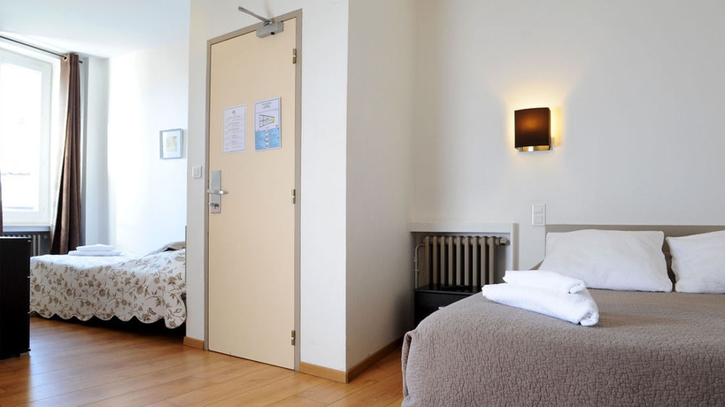 Imagen de la habitación del Hotel Côte Basque. Foto 13