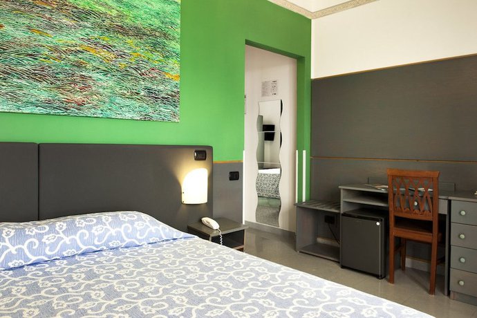 Imagen de la habitación del Hotel C&ocirc;te D'est. Foto 9