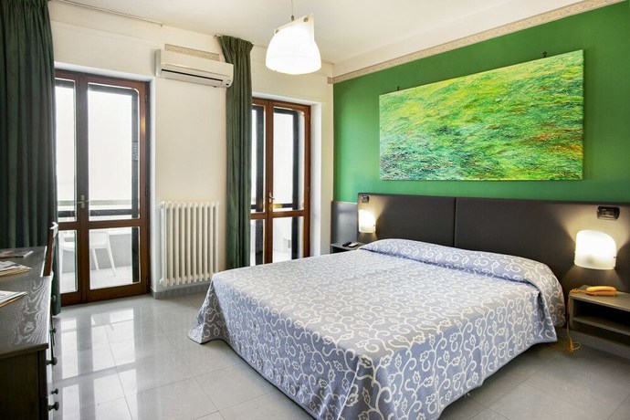 Imagen de la habitación del Hotel C&ocirc;te D'est. Foto 10