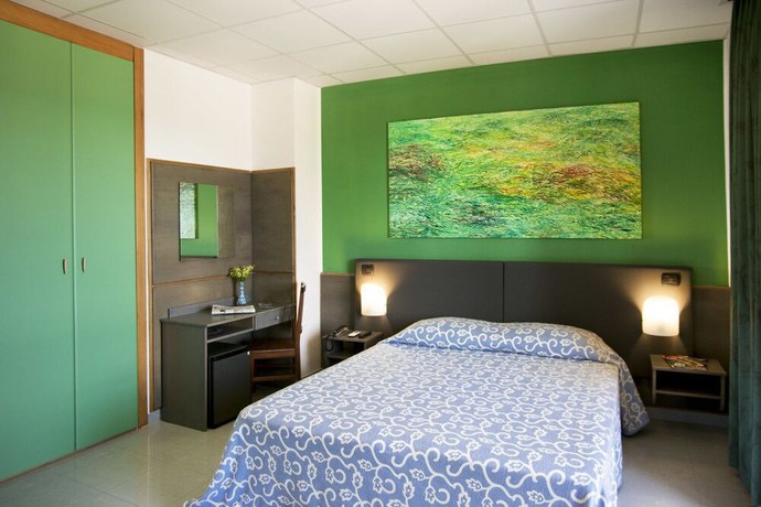 Imagen de la habitación del Hotel C&ocirc;te D'est. Foto 11