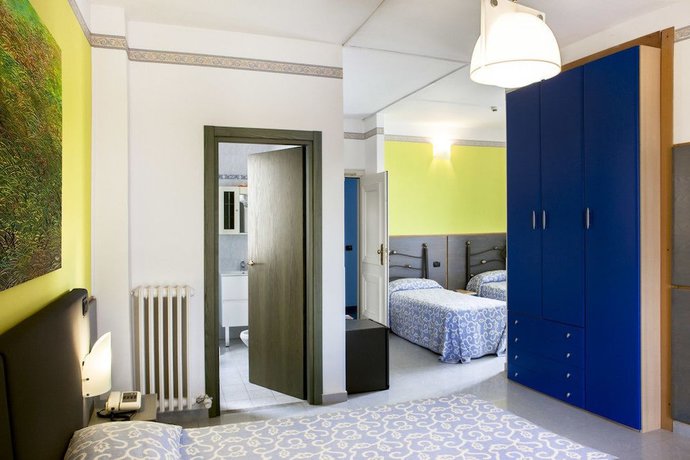 Imagen de la habitación del Hotel C&ocirc;te D'est. Foto 14