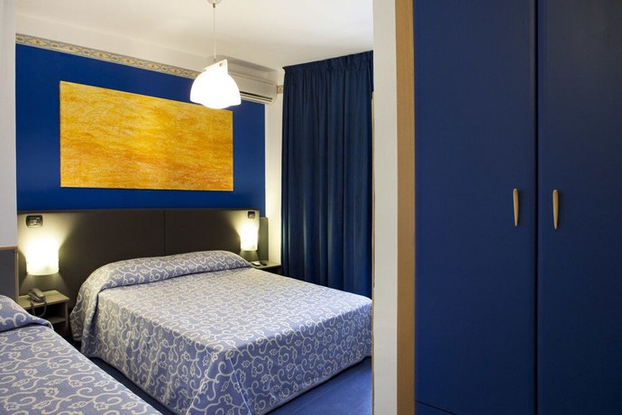 Imagen de la habitación del Hotel C&ocirc;te D'est. Foto 17