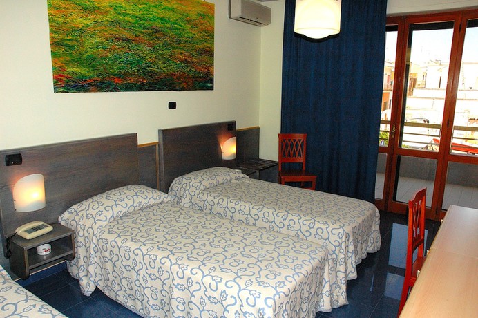 Imagen de la habitación del Hotel C&ocirc;te D'est. Foto 18