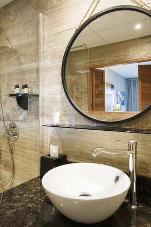 Imagen de la habitación del Hotel C&ocirc;te Ouest Thalasso y Spa Les Sables D'Olonne - Mgallery Collection. Foto 10