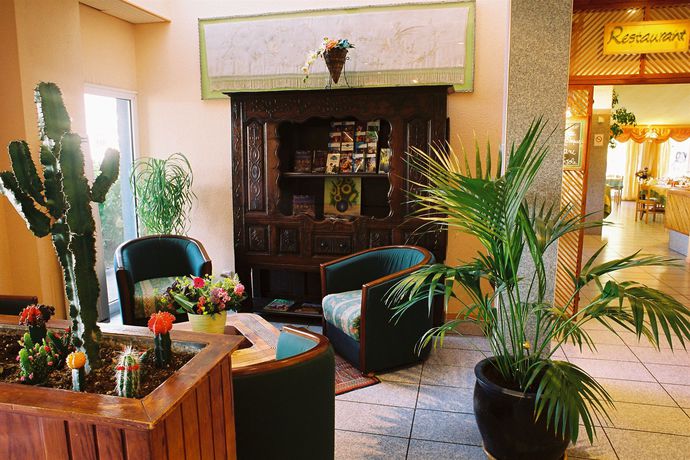 Imagen de los exteriores del Hotel C&ocirc;t&eacute; Sud L&eacute;man. Foto 14