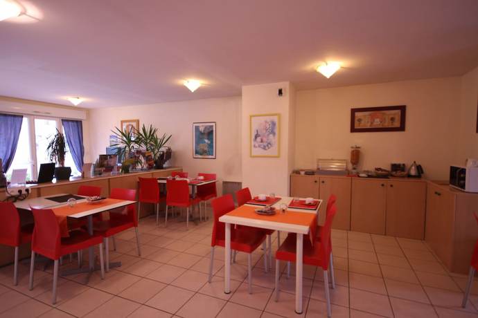 Imagen del bar/restaurante del Hotel C&ocirc;t&eacute; Suds Et Residences. Foto 8