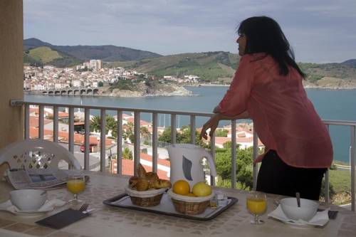 Imagen de la habitación del Hotel C&ocirc;t&eacute; Thalasso Banyuls Sur Mer. Foto 14