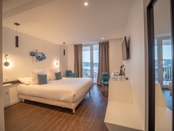 Imagen de la habitación del Hotel C&ocirc;t&eacute; Thalasso. Foto 6