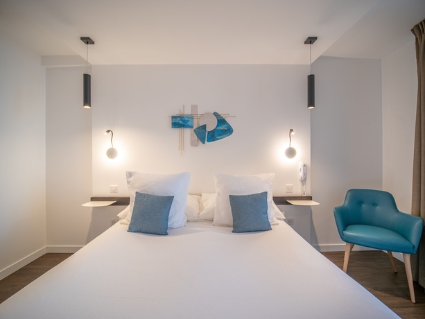 Imagen de la habitación del Hotel C&ocirc;t&eacute; Thalasso. Foto 8