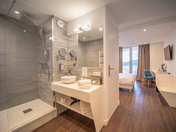 Imagen de la habitación del Hotel C&ocirc;t&eacute; Thalasso. Foto 9