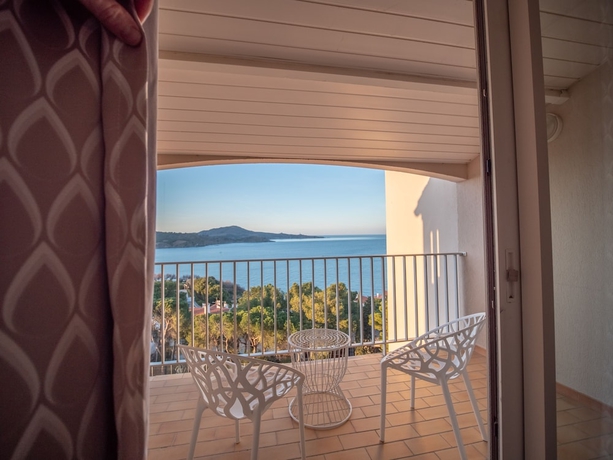 Imagen de la habitación del Hotel C&ocirc;t&eacute; Thalasso. Foto 10