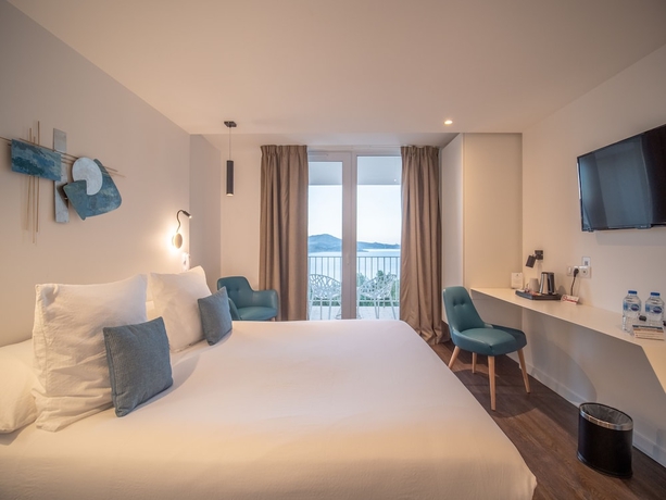 Imagen de la habitación del Hotel C&ocirc;t&eacute; Thalasso. Foto 11