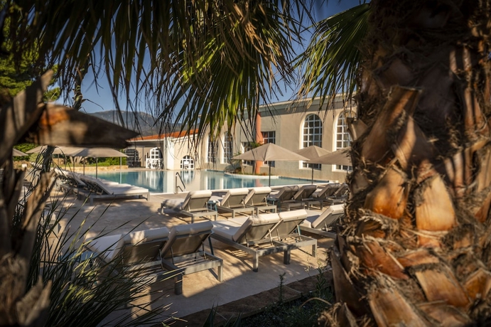 Imagen de la piscina del Hotel C&ocirc;t&eacute; Thalasso. Foto 19
