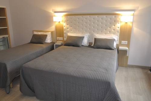 Imagen de la habitación del Hotel Côté Ventoux. Foto 8