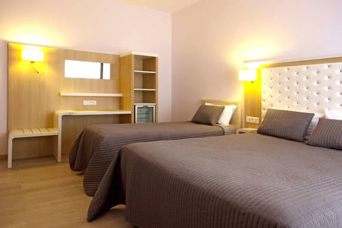 Imagen de la habitación del Hotel Côté Ventoux. Foto 11