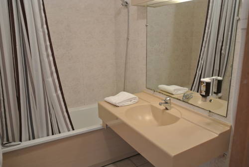 Imagen de la habitación del Hotel Côté Ventoux. Foto 13