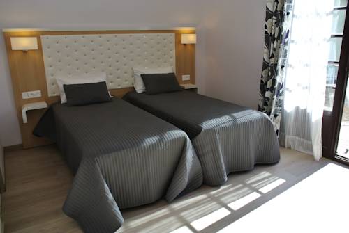 Imagen de la habitación del Hotel Côté Ventoux. Foto 16