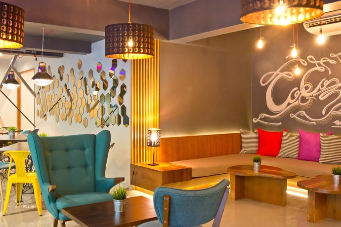 Imagen de los interiores del Hotel Coco, Bangkok. Foto 16
