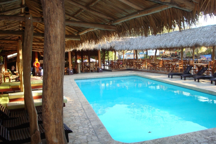 Imagen de la piscina del Hotel Coco Beach. Foto 14