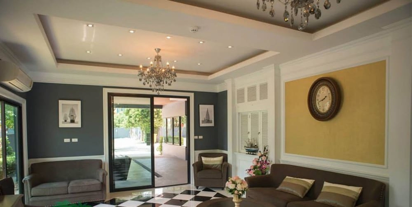 Imagen de los interiores del Hotel Coco Beach Resort Bangsaen. Foto 10