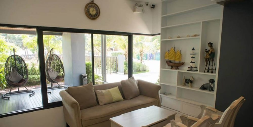 Imagen de los interiores del Hotel Coco Beach Resort Bangsaen. Foto 12