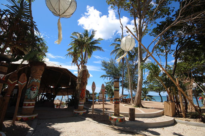 Imagen del bar/restaurante del Hotel Coco Cape Lanta. Foto 8