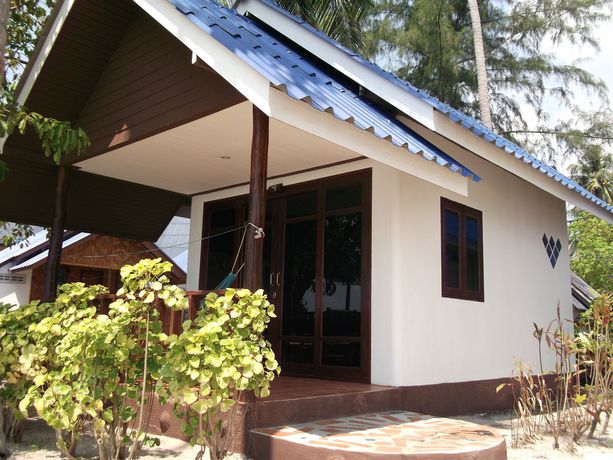 Imagen de los exteriores del Hotel Coco Garden Resort. Foto 14