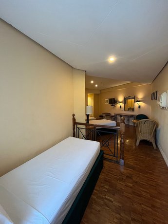 Imagen de la habitación del Hotel Coco Grande. Foto 14