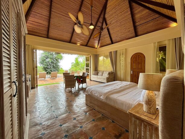 Imagen general del Hotel Coco Grove Beach Resort. Foto 5