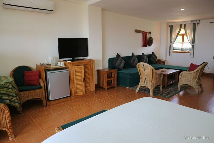 Imagen de la habitación del Hotel Coco Grove Beach Resort. Foto 35