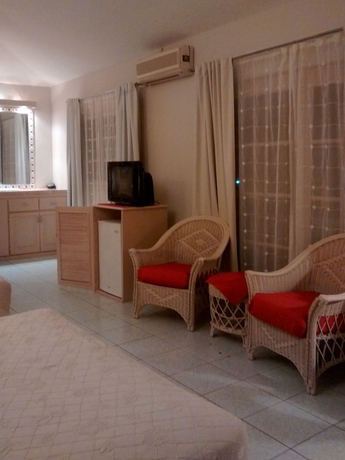 Imagen de la habitación del Hotel Coco Plaza. Foto 9