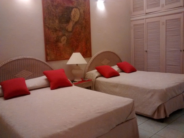 Imagen de la habitación del Hotel Coco Plaza. Foto 11