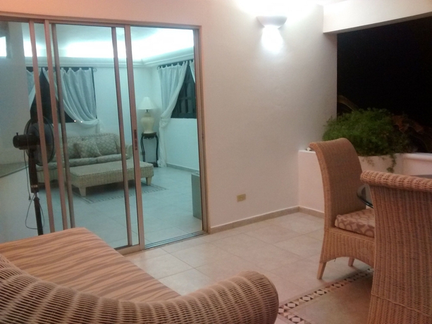 Imagen de la habitación del Hotel Coco Plaza. Foto 13