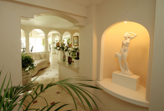 Imagen de los interiores del Hotel Coco Reef Resort and Spa. Foto 13