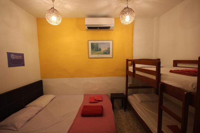 Imagen general del Hotel Cocoa Mews Cafe and Homestay - Hostel. Foto 2
