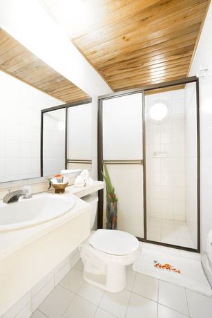 Imagen de la habitación del Hotel Cocoliso Island Resort. Foto 10