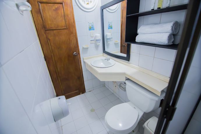 Imagen de la habitación del Hotel Cocoliso Island Resort. Foto 13