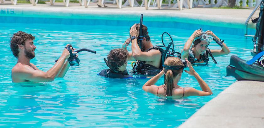 Imagen de la habitación del Hotel Cocoliso Island Resort. Foto 17