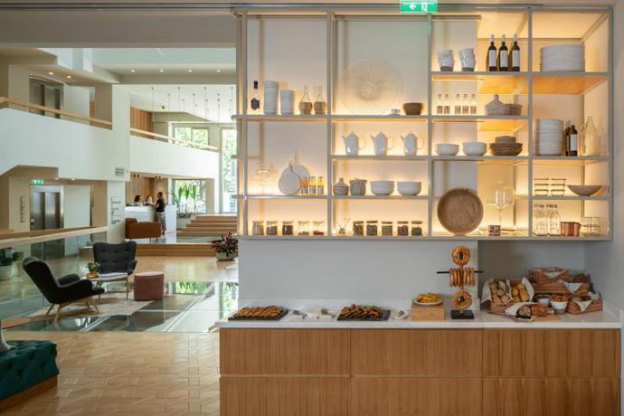 Imagen de los interiores del Hotel Coco-mat Athens Bc. Foto 8