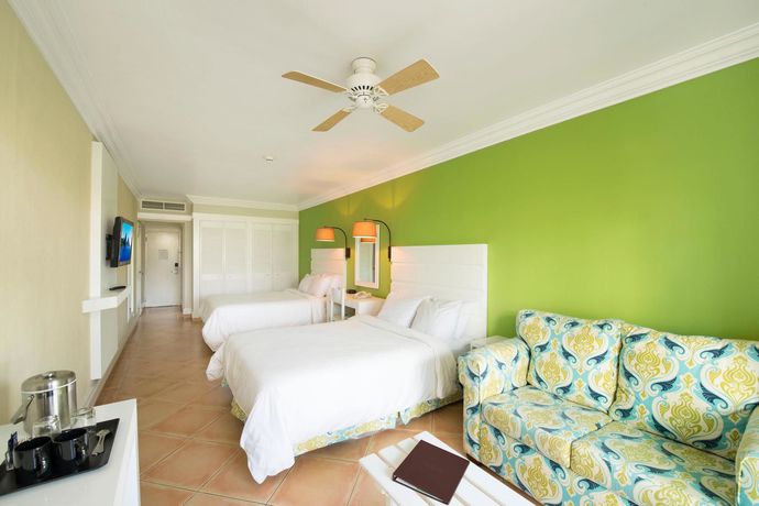 Imagen general del Hotel Coconut Bay Beach Resort and Spa All Inclusive. Foto 3