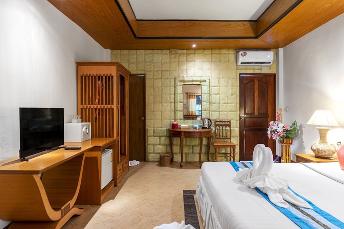 Imagen de la habitación del Hotel Coconut Beach Resort. Foto 7