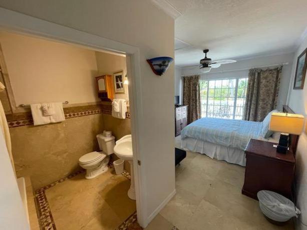 Imagen general del Hotel Coconut Cove Resort and Marina. Foto 5