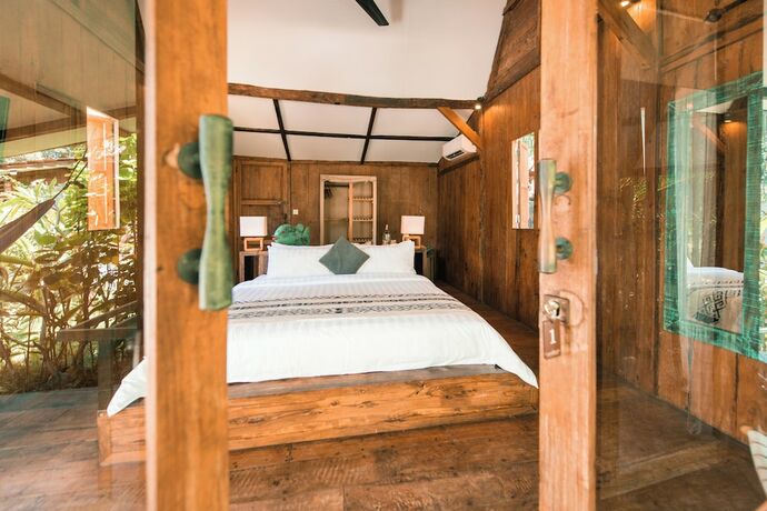 Imagen de la habitación del Hotel Coconut Garden Resort. Foto 25