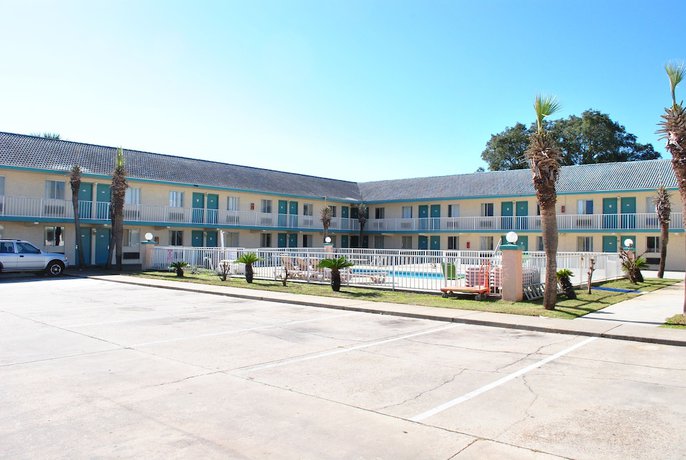 Imagen de los exteriores del Hotel Coconut Grove Motor Inn. Foto 9