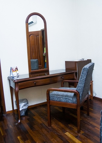 Imagen de la habitación del Hotel Coconut Grove Regency. Foto 18