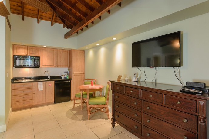 Imagen de los interiores del Hotel Coconut Mallory Resort and Marina By Kees Vacations. Foto 15
