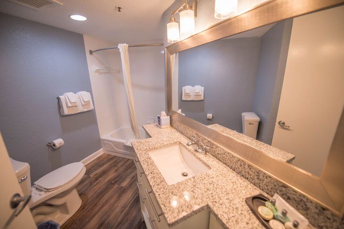 Imagen de la habitación del Hotel Coconut Palms Beach Resort Ii A Ramada By Wyndham. Foto 11