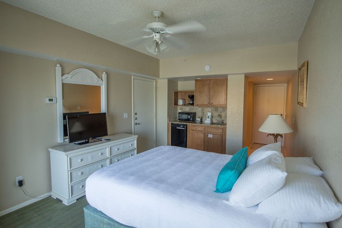 Imagen de la habitación del Hotel Coconut Palms Beach Resort Ii A Ramada By Wyndham. Foto 13