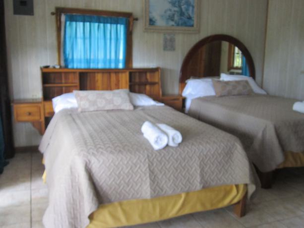 Imagen de la habitación del Hotel Coconut Tree West Bay. Foto 9