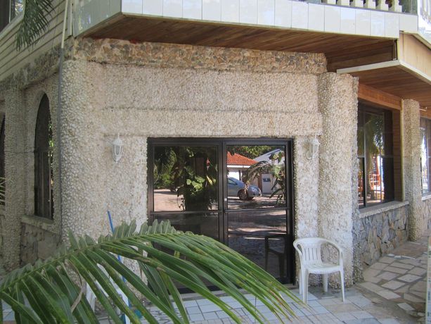 Imagen de los interiores del Hotel Coconut Tree West Bay. Foto 20